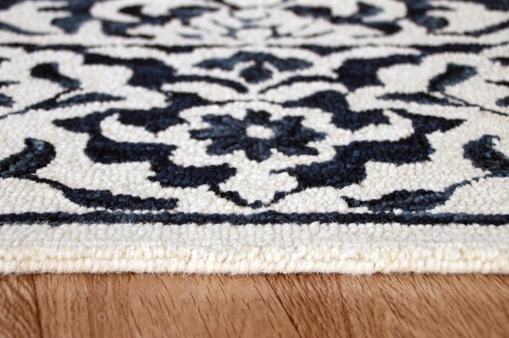 5’ x 7’ Blue and Ivory Decorative Area Rug