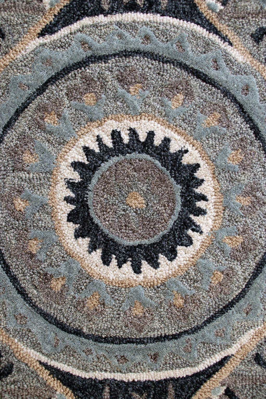 2’ x 7’ Gray Geometric Medallion Runner Rug