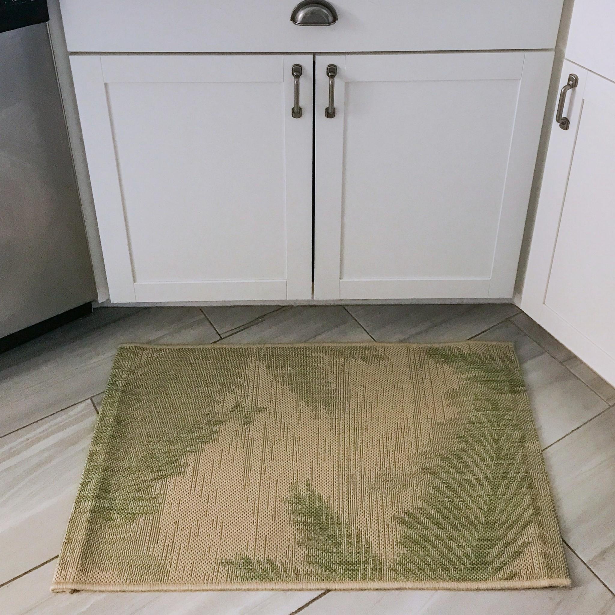 2’ x 3’ Green Palms Indoor Outdoor Scatter Rug