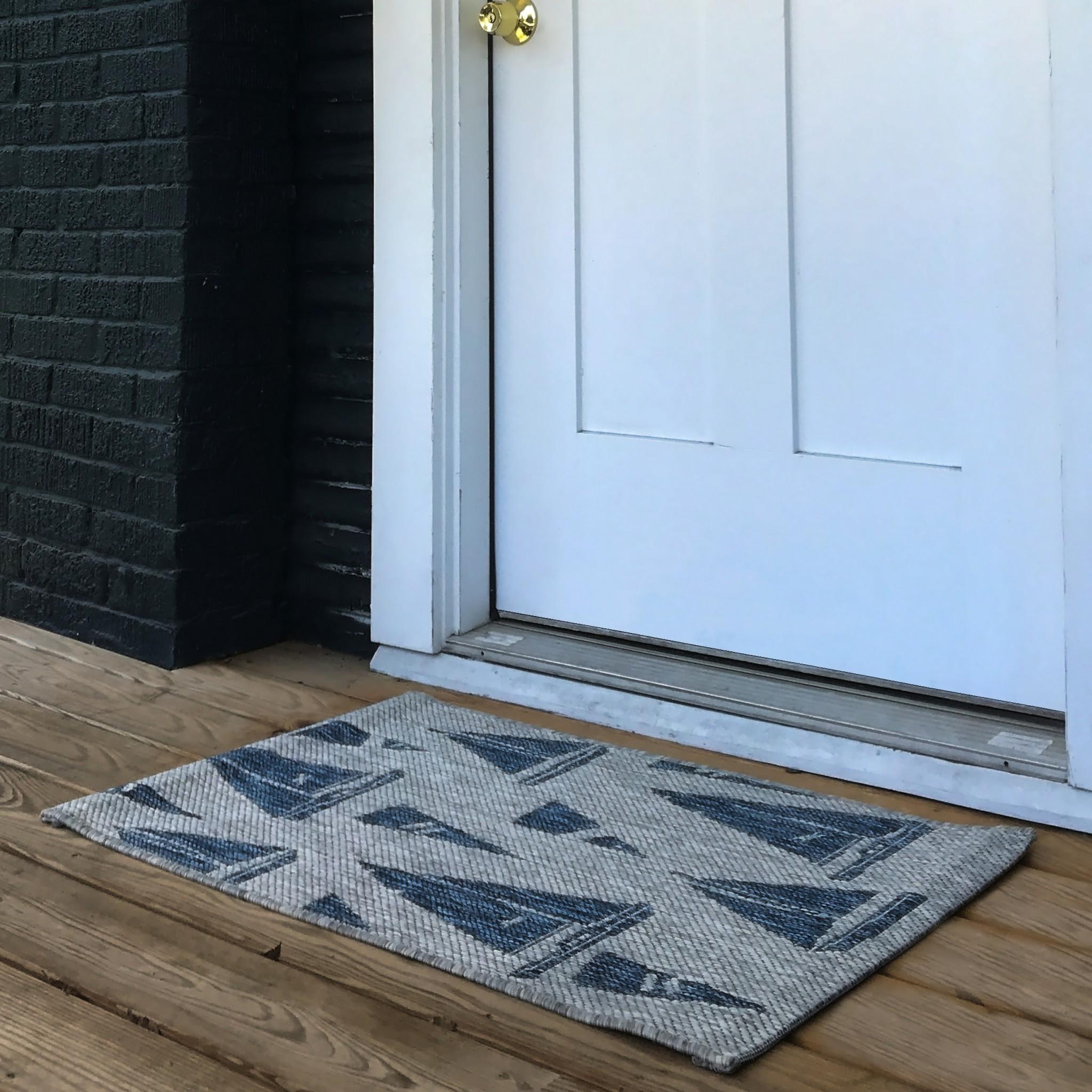 2’ x 3’ Gray Sailboat Indoor Outdoor Scatter Rug