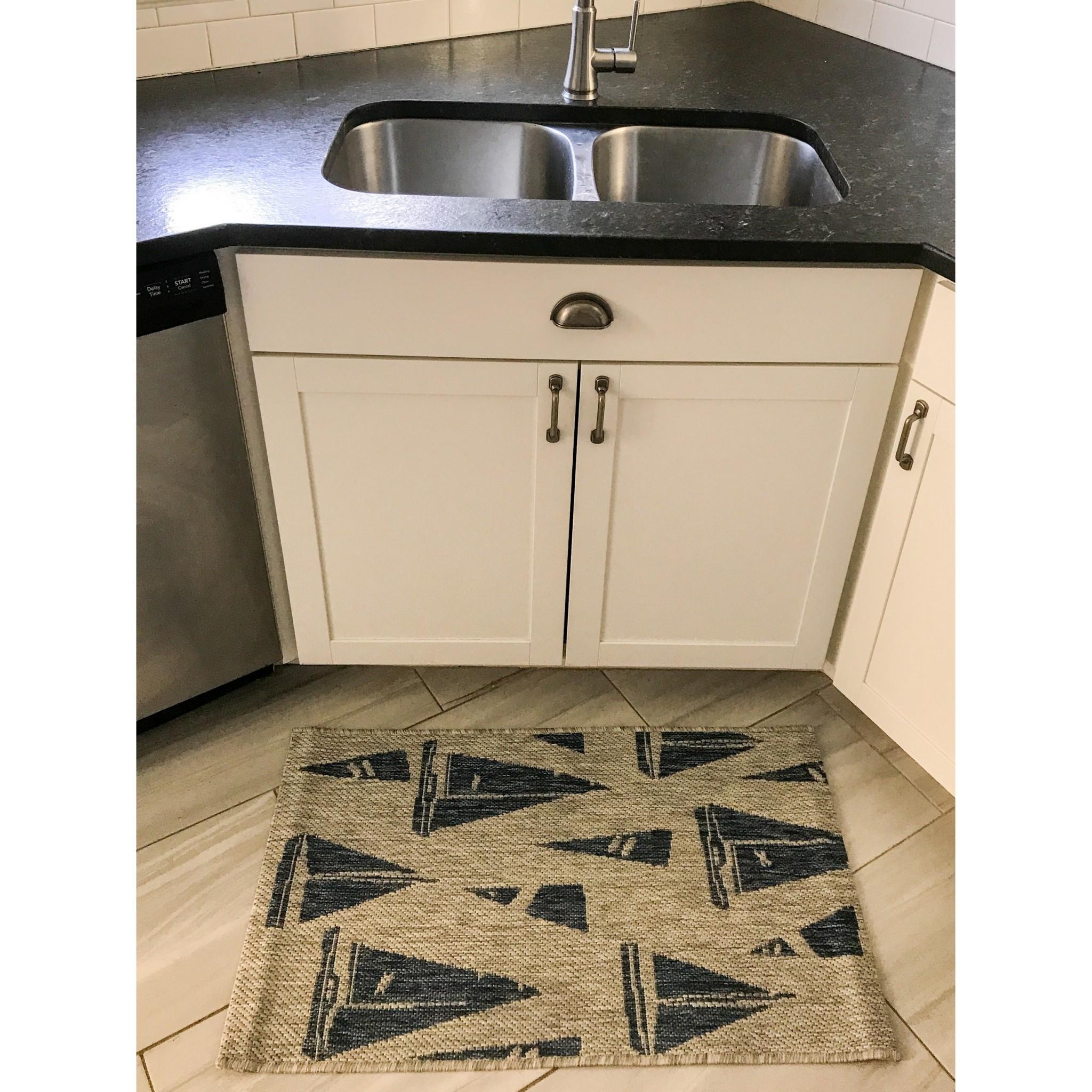 2’ x 3’ Gray Sailboat Indoor Outdoor Scatter Rug