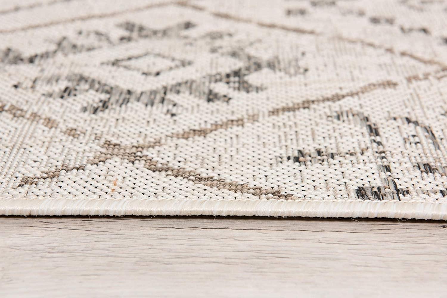 5’ x 8’ Ivory Boho Chic Berber Area Rug