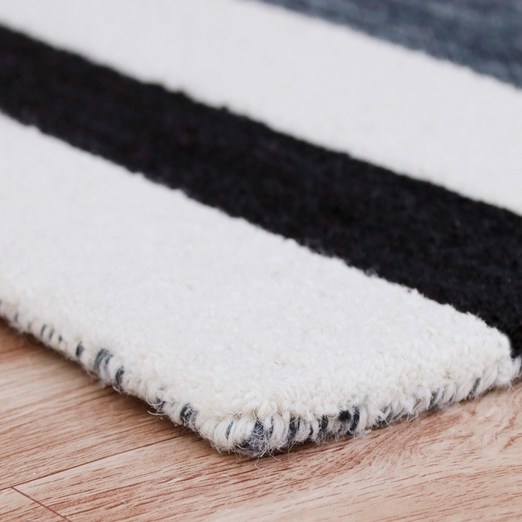 5’ x 7’ Black and Gray Bold Striped Area Rug