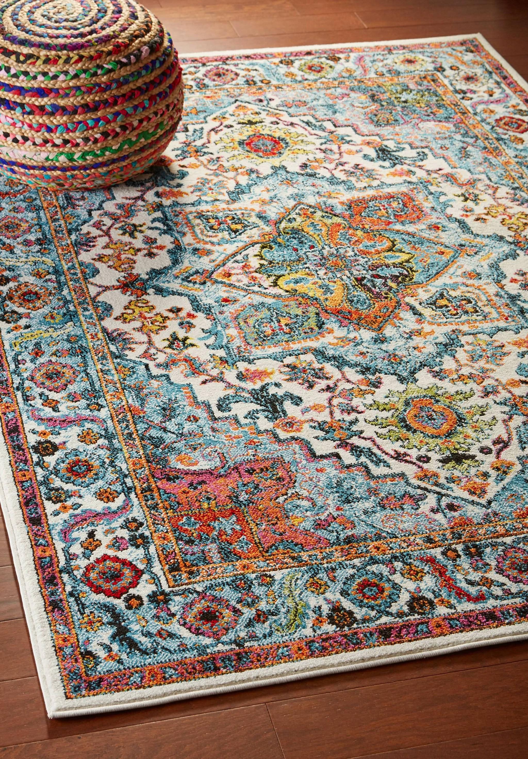 5’ x 7’ White Decorative Medallion Area Rug