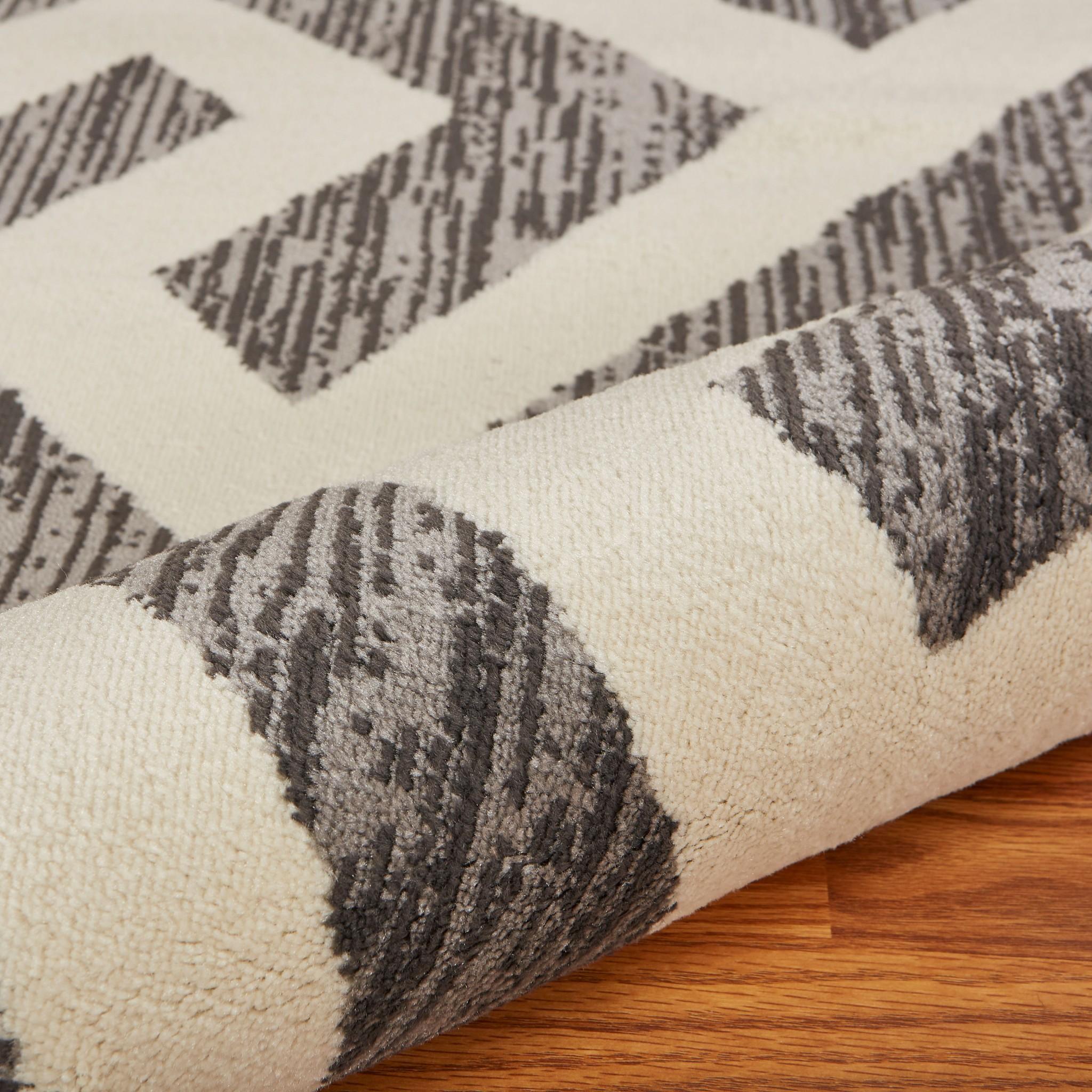 5’ x 7’ Gray Greek Key Pattern Area Rug