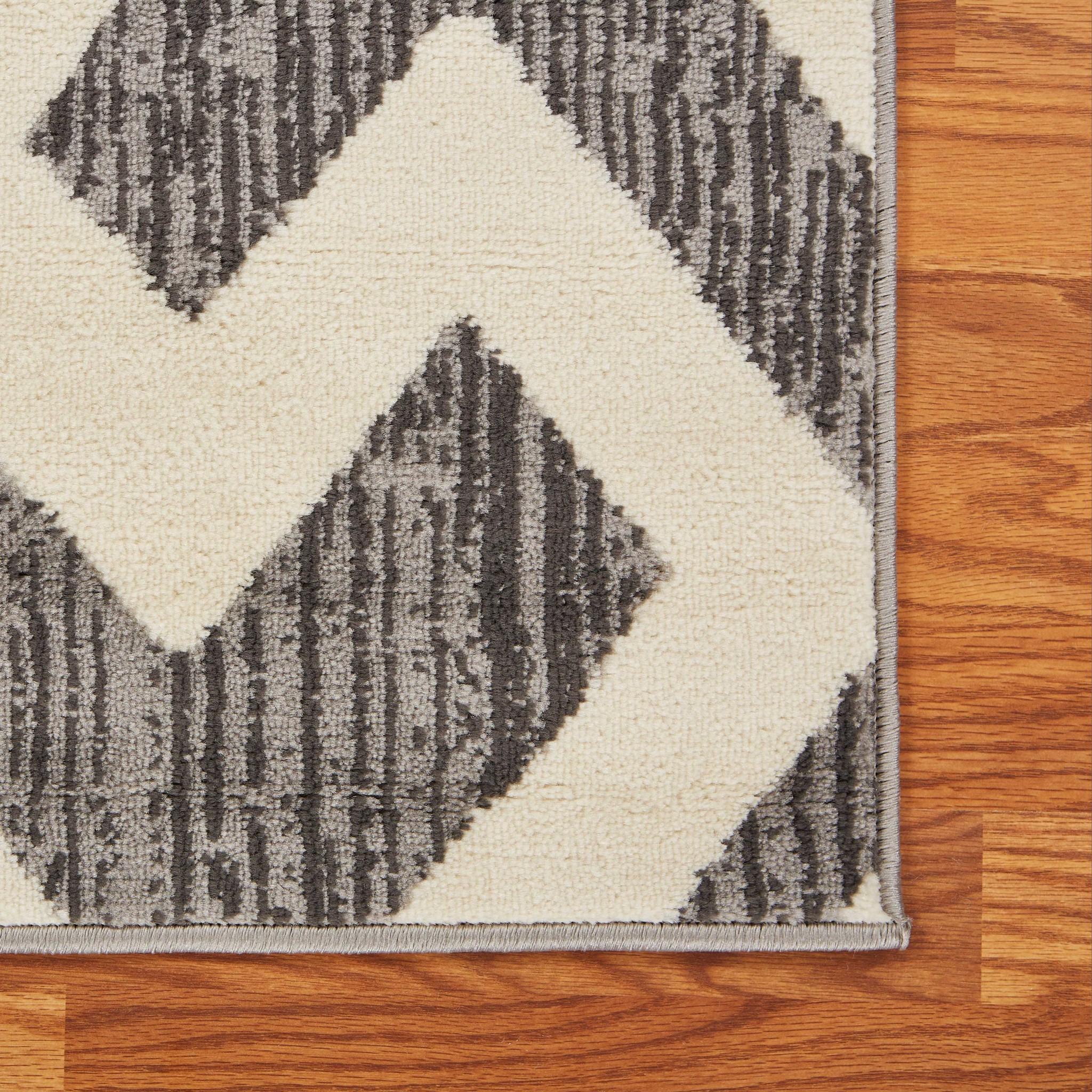 5’ x 7’ Gray Greek Key Pattern Area Rug