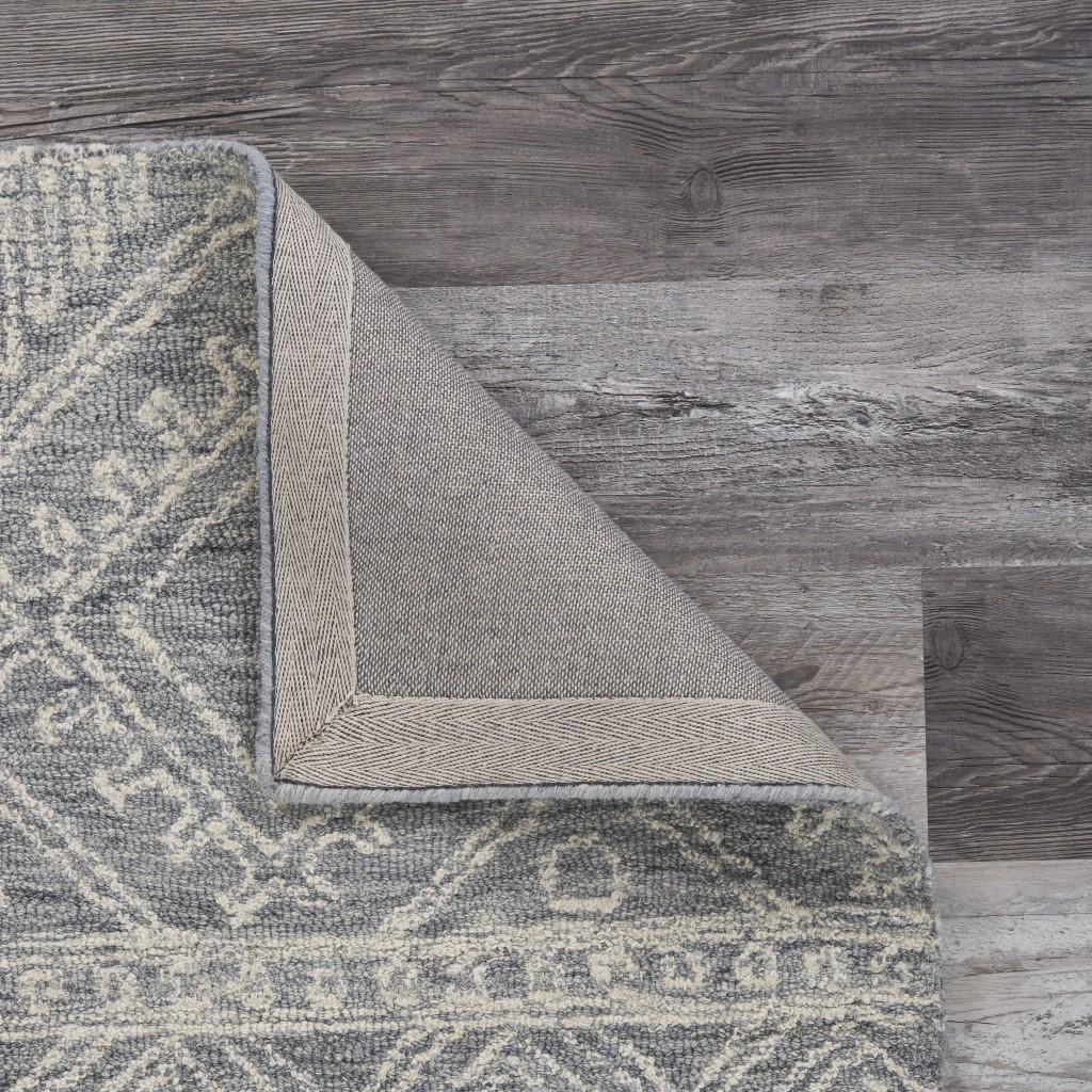 7’ x 9’ Light Gray Boho Chic Area Rug