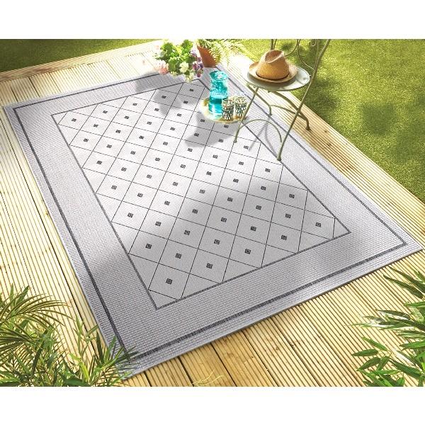 5’ x 7’ Gray Diamonds Indoor Outdoor Area Rug