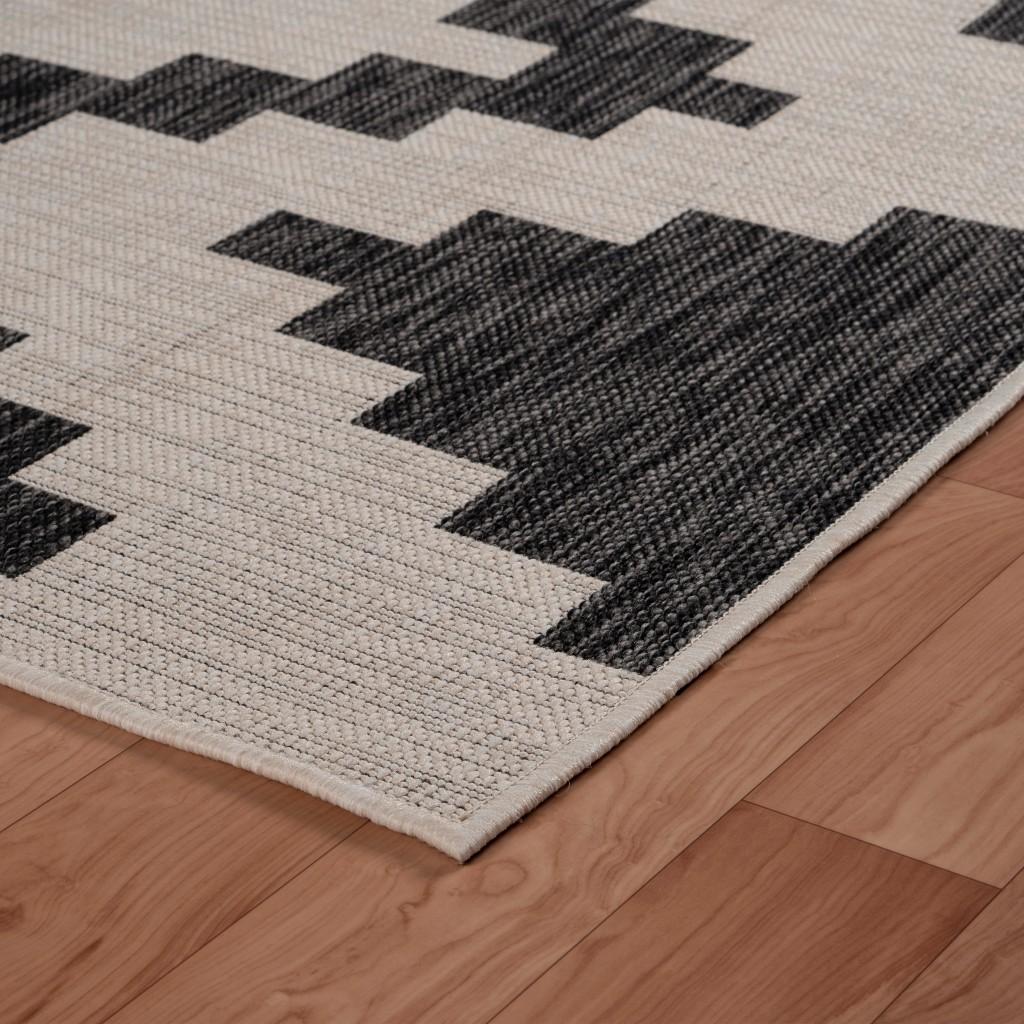 5’ x 7’ Gray Geometric Indoor Outdoor Area Rug