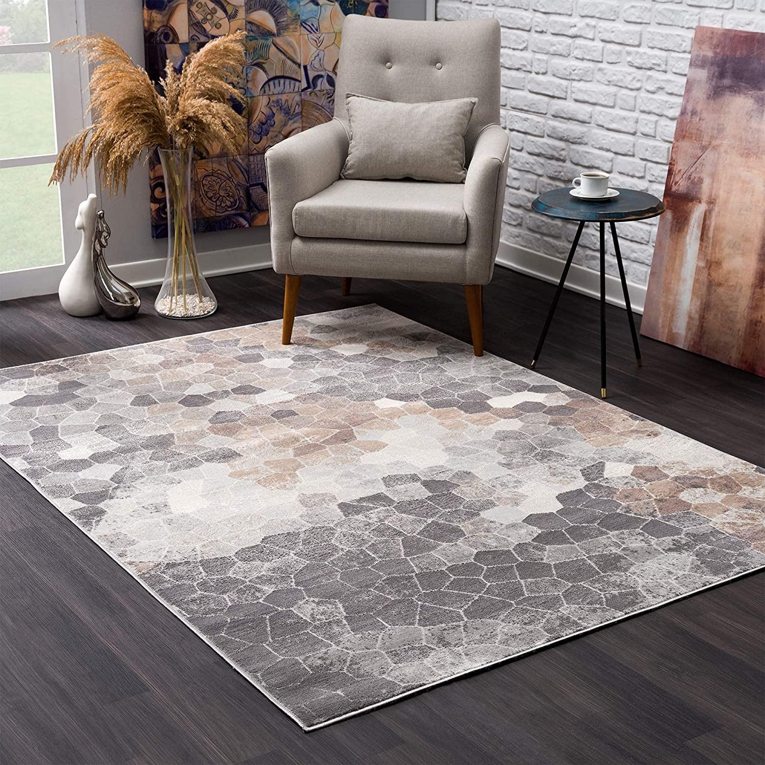 7’ x 10’ Beige Cobblestone Pattern Area Rug