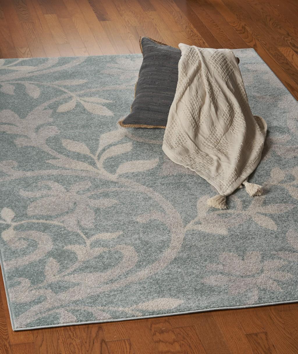 5’ x 7’ Green and Gray Filigree Vines Area Rug