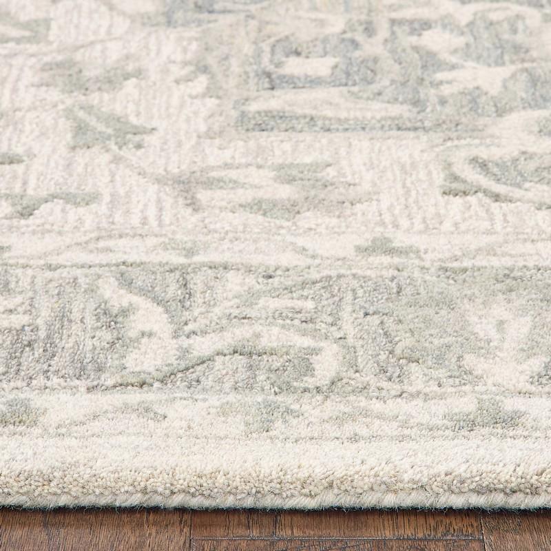 9’ x 12’ Green and Cream Medallion Area Rug