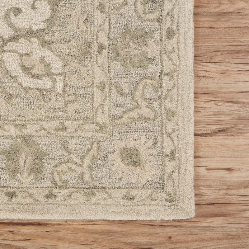 9’ x 12’ Green and Cream Medallion Area Rug