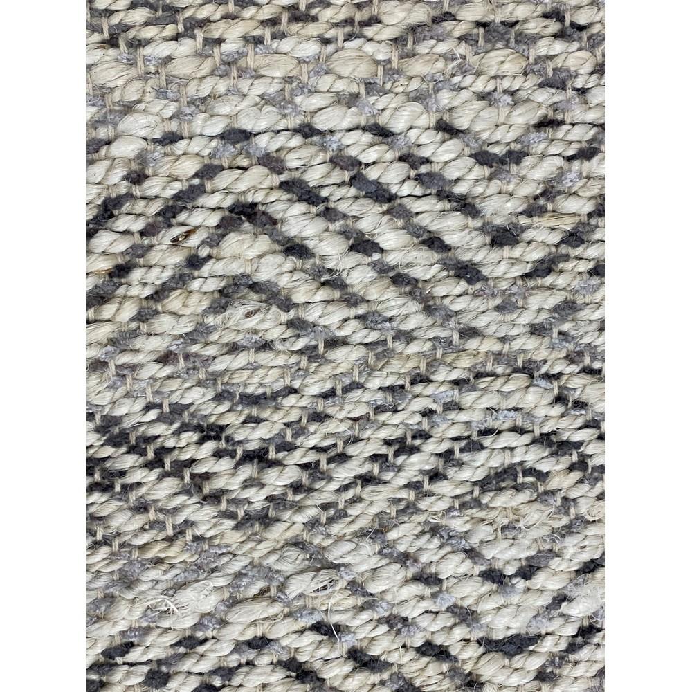 2’ x 5’ Gray and White Diamonds Area Rug