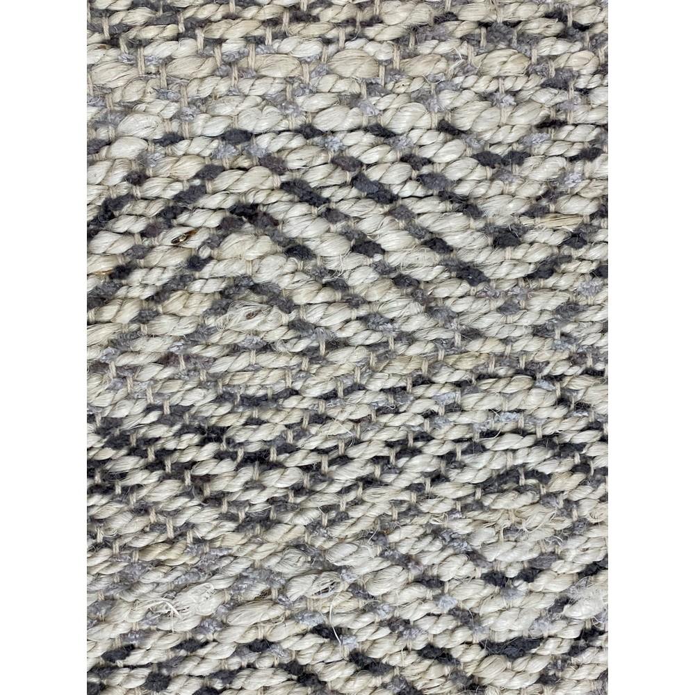 3’ x 4’ Gray and White Diamonds Area Rug