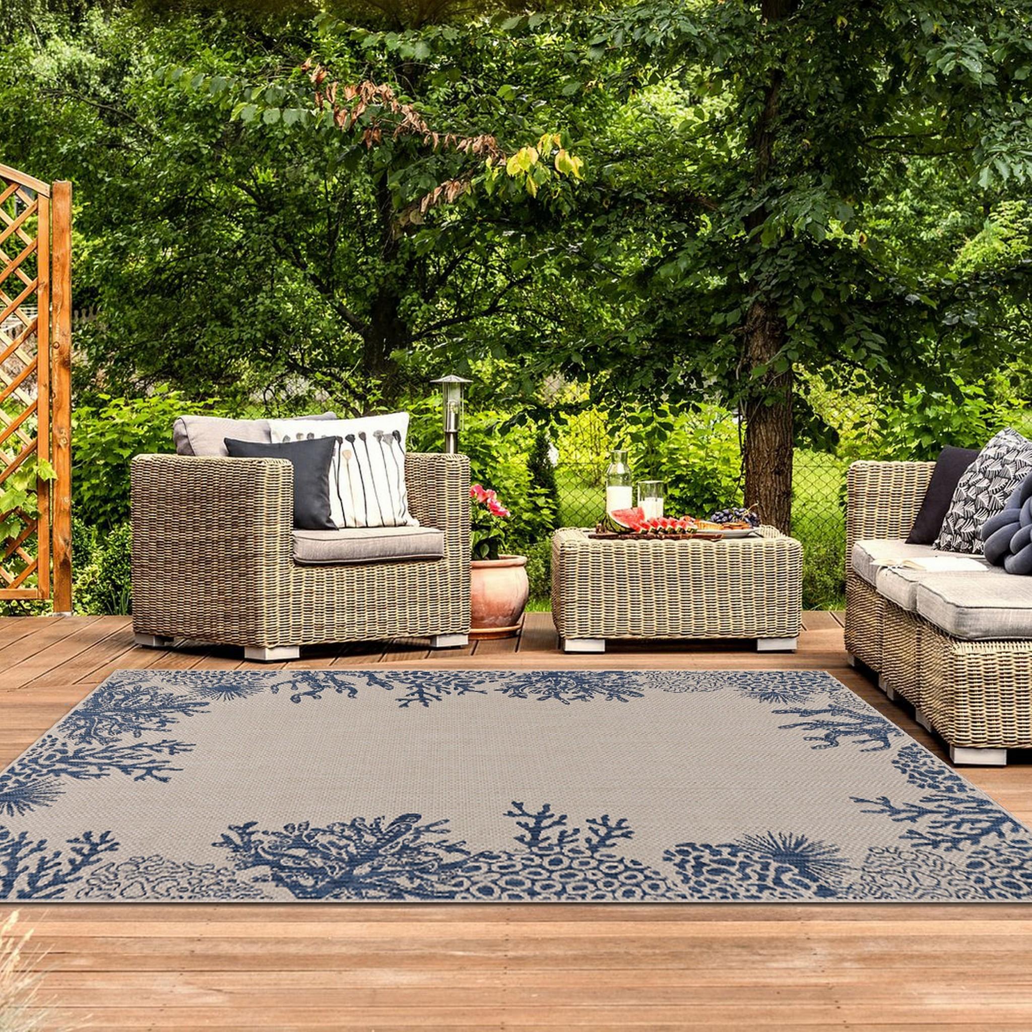 5’ x 7’ Navy Reef Border Indoor Outdoor Area Rug