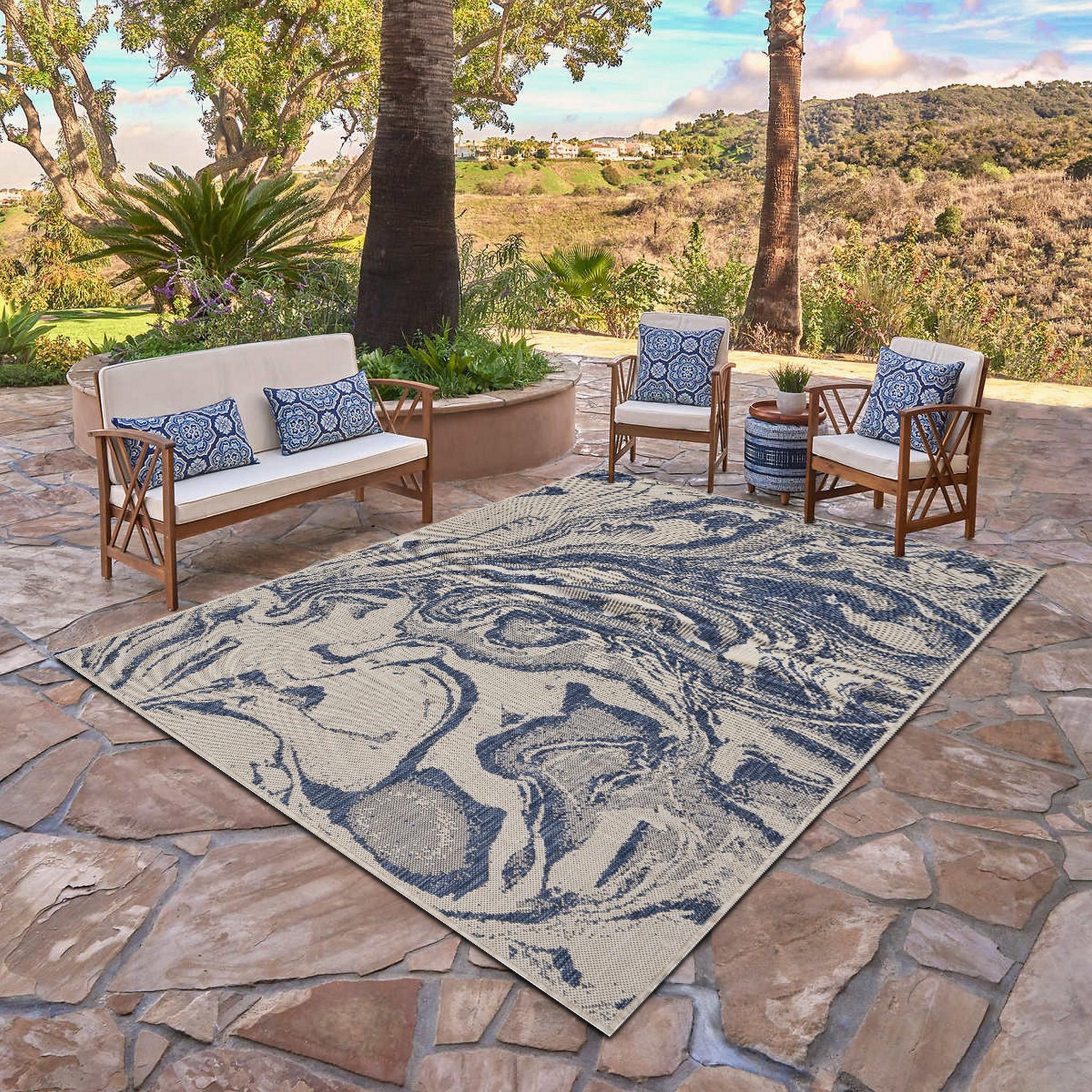 8’ x 10’ Navy Abstract Indoor Outdoor Scatter Rug