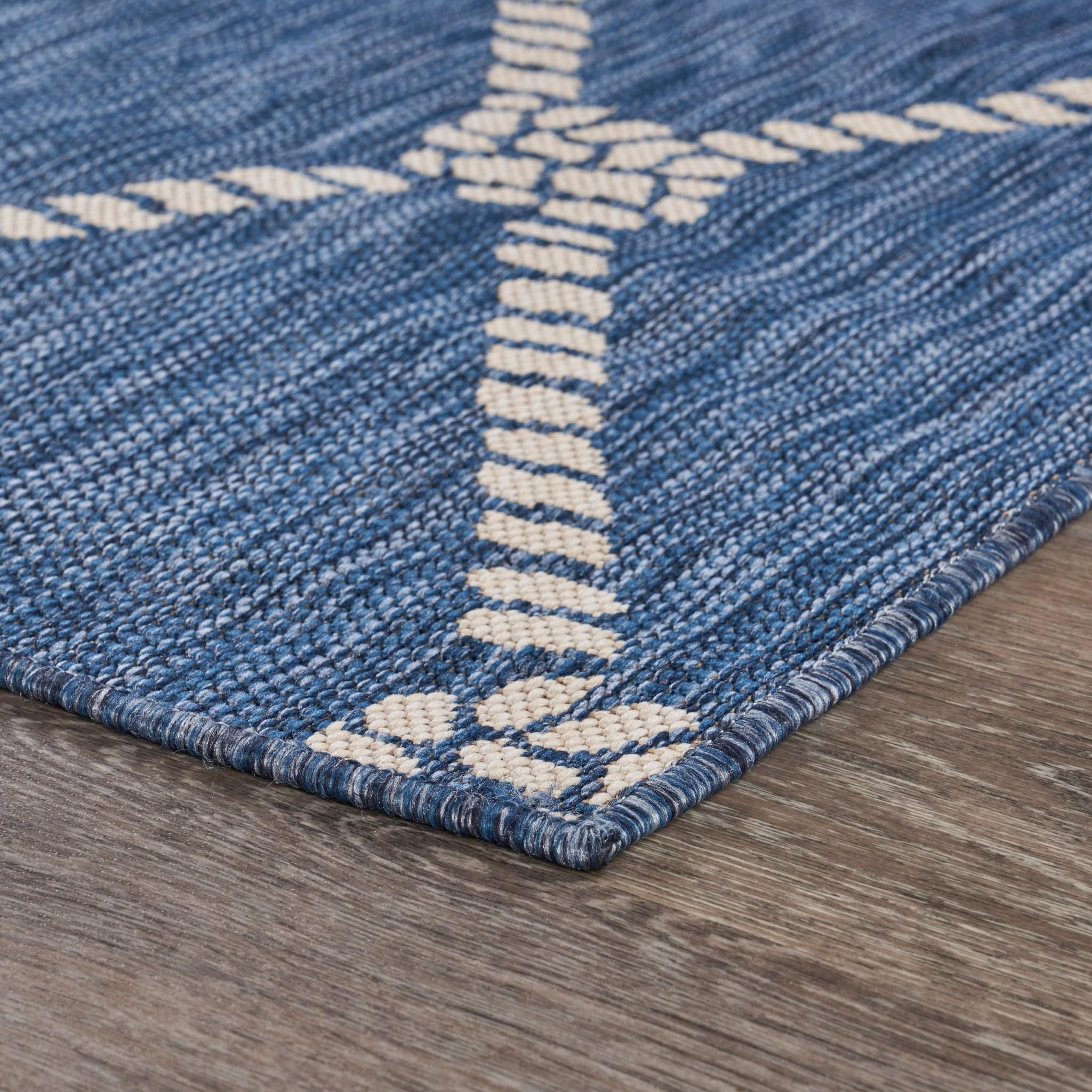 5’ x 7’ Navy Knot Indoor Outdoor Area Rug