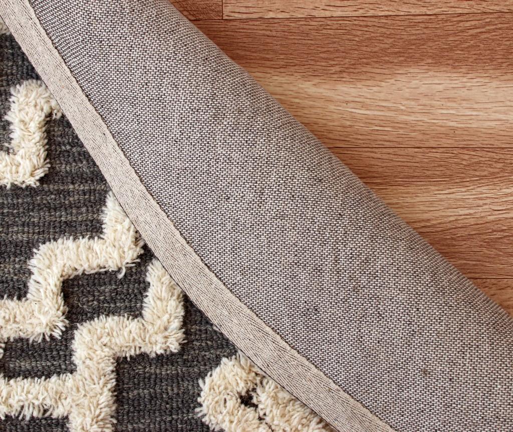 6’ Round Gray and Cream Geometric Area Rug