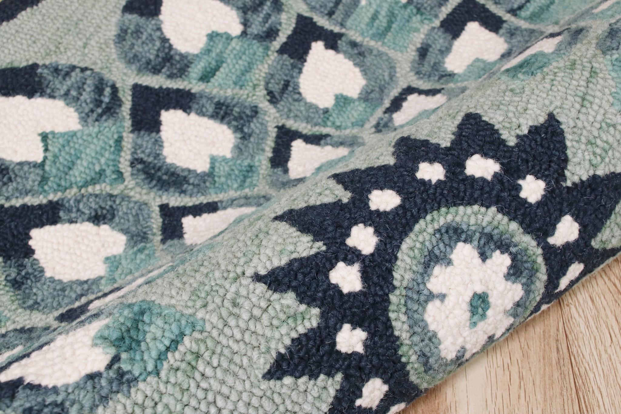 6’ Round Blue and White Floral Feathers Area Rug