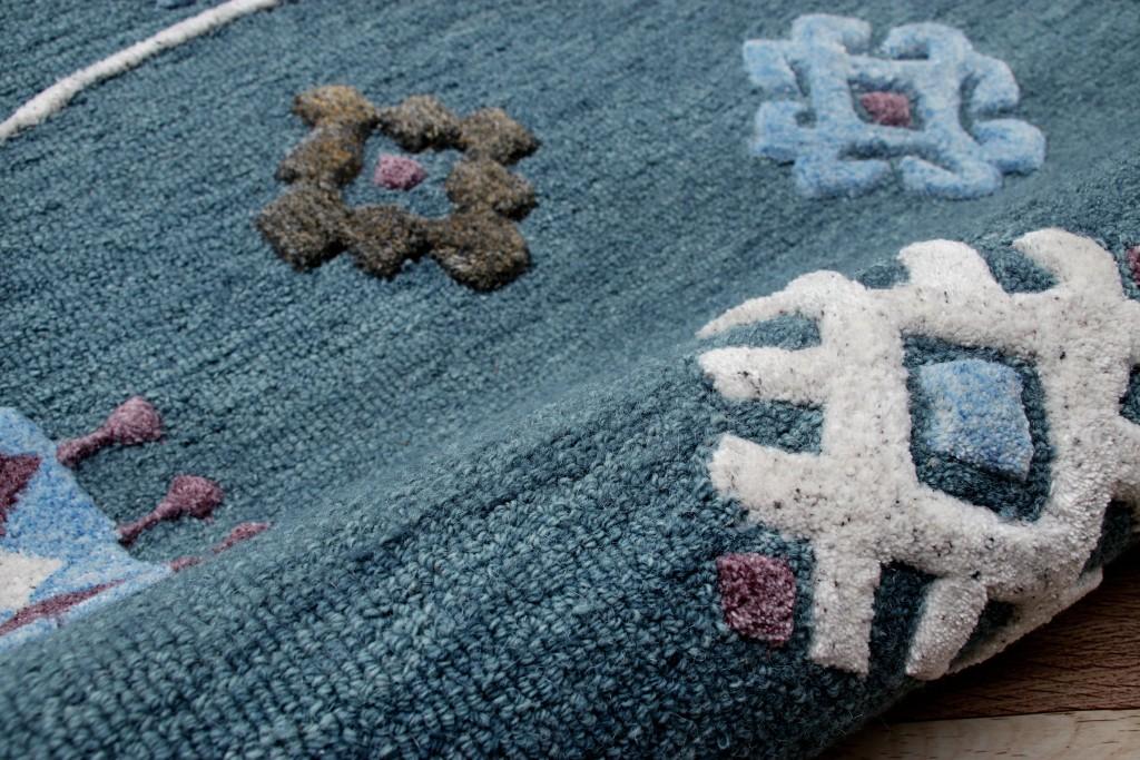 7’ Round Blue Bordered Motif Area Rug