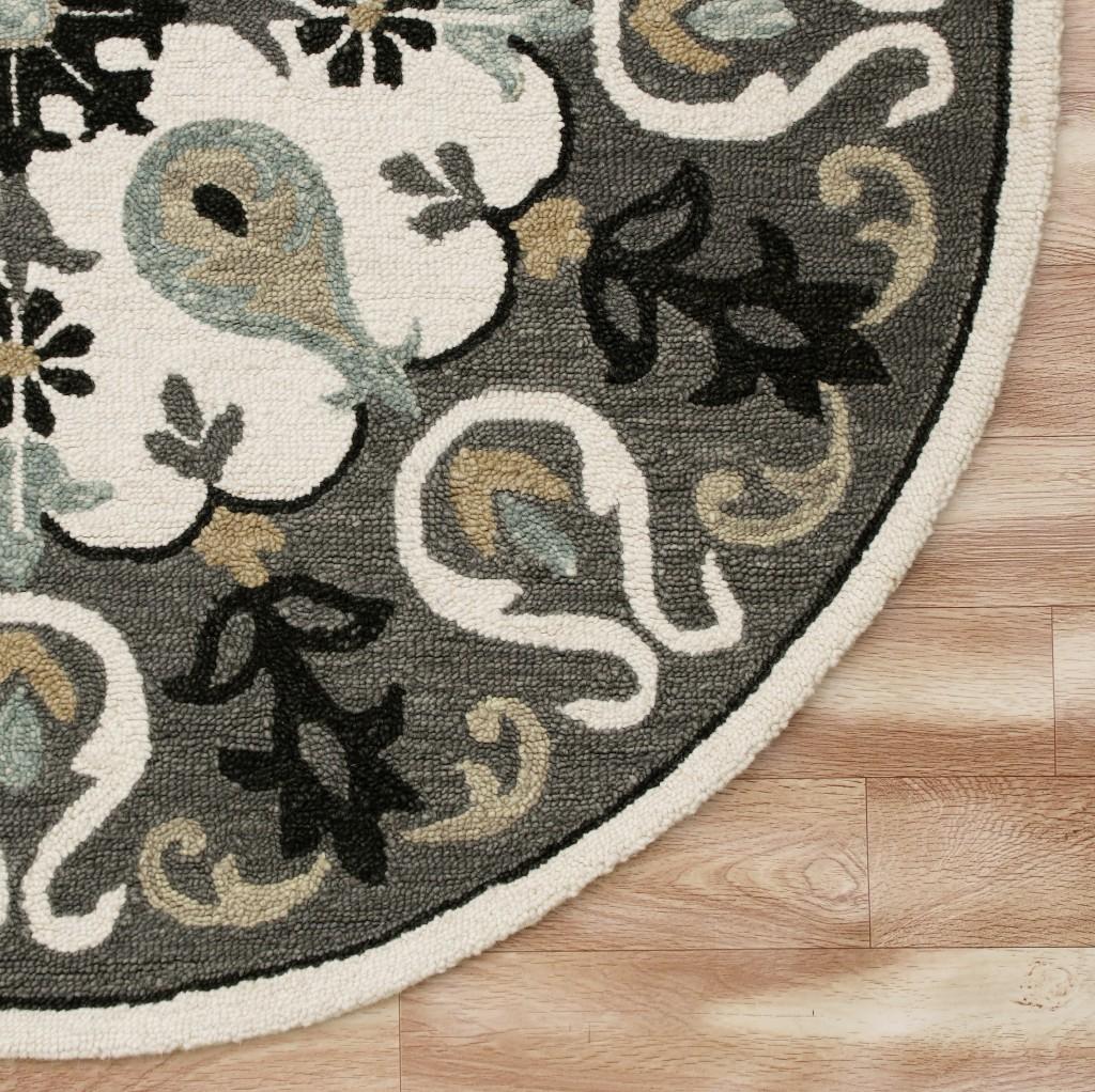 5’ Round Gray and White Floral Medallion Area Rug