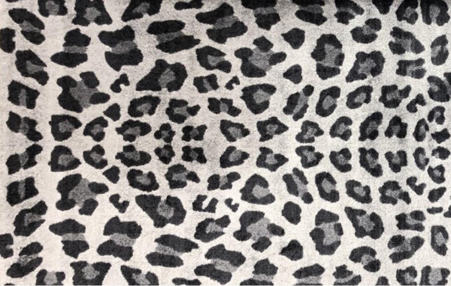 2' x 4' Black and Gray Cheetah Washable Floor Mat