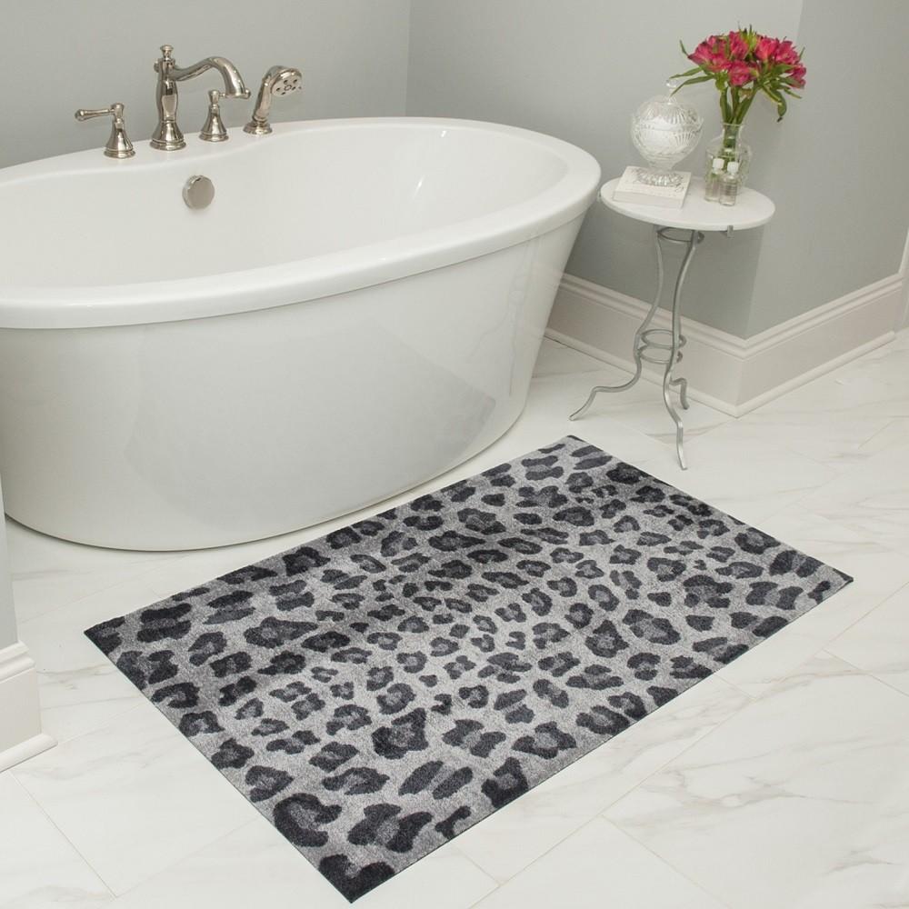 2' x 4' Black and Gray Cheetah Washable Floor Mat