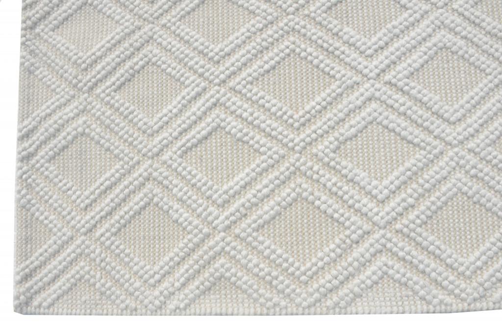 8’ x 11’ Ivory Diamond Lattice Modern Area Rug