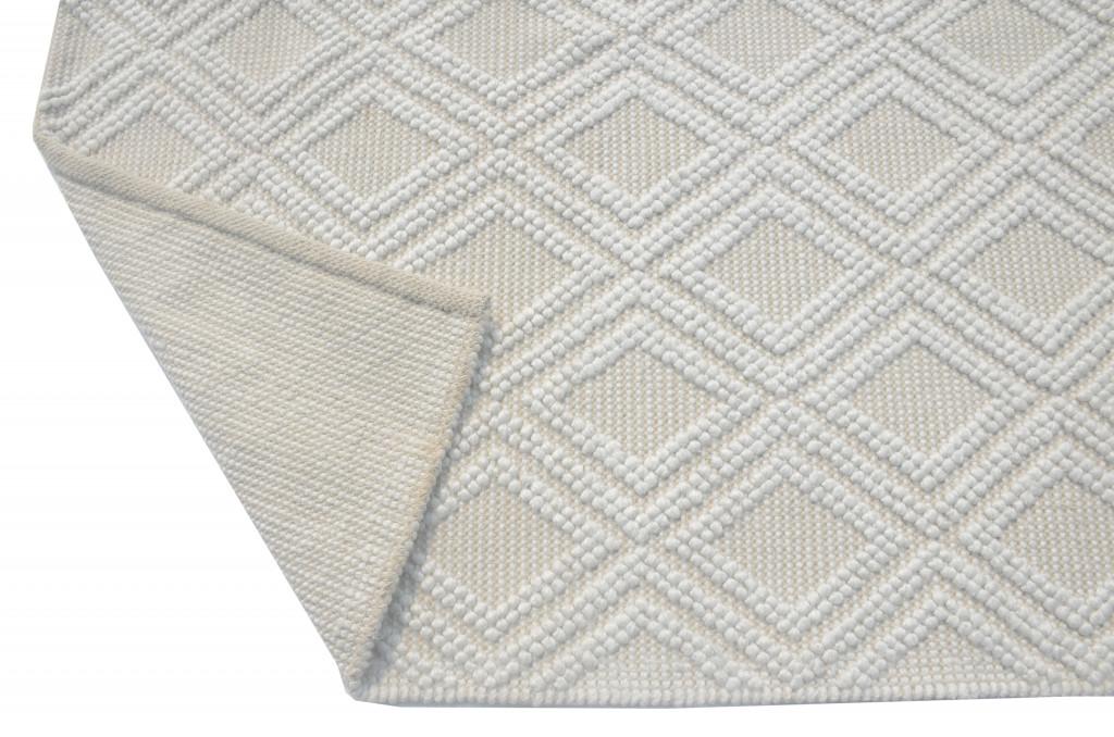 8’ x 11’ Ivory Diamond Lattice Modern Area Rug