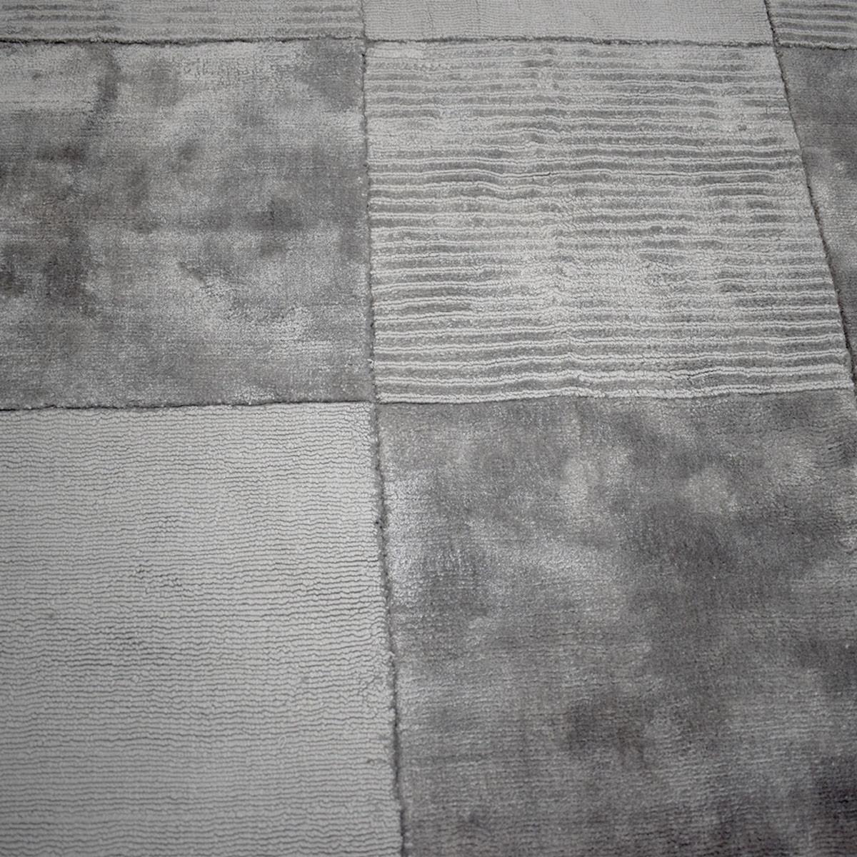 5' X 8' Grey Geometric Hand Woven Stain Resistant Area Rug