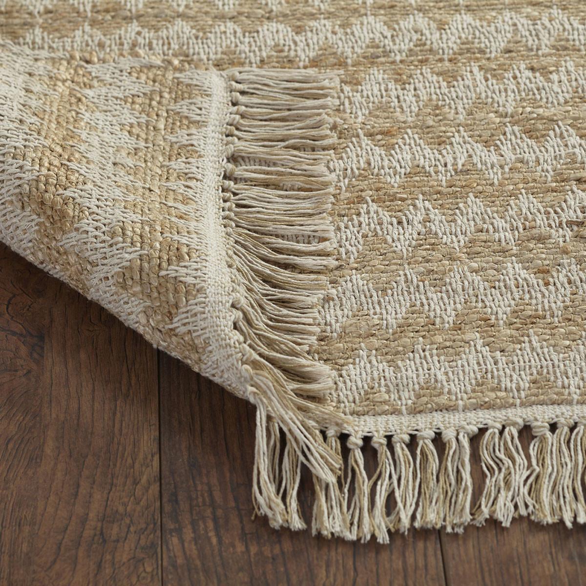 5' X 8' Cream Chevron Hand Woven Stain Resistant Area Rug With Fringe